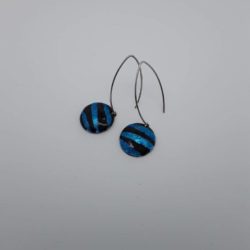Boucles d’oreilles rondes emaux sur paillon d’argent- bleu turquoise/noir- fermoirs argent massif 925/1000 artisanat français