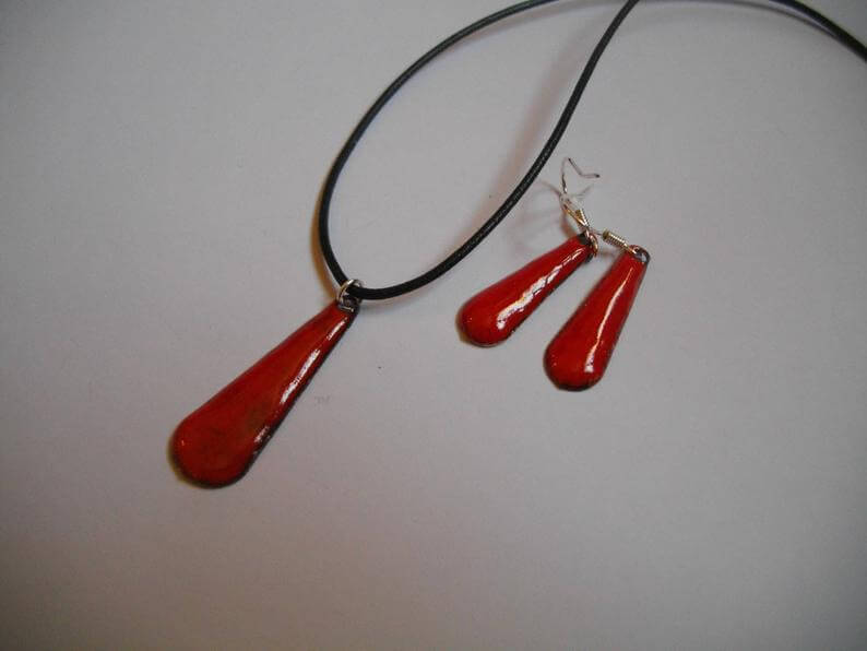 Parure  rouge « En toute simplicité »- pendentif et boucles d’oreille- Émaux sur cuivre et argent 925/1000