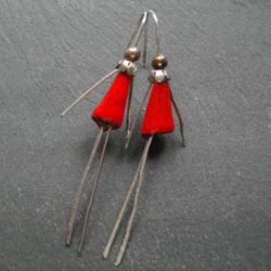 Boucles d’oreilles longues « Little Dolls  » rouges, émaux sur cuivre et argent 925/1000-Les z’émaux